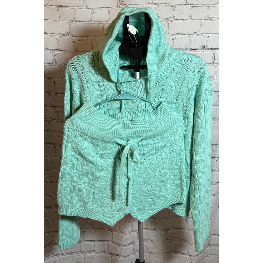 Day & Night Mint Green Cable Knit Hoodie and Shorts Set L